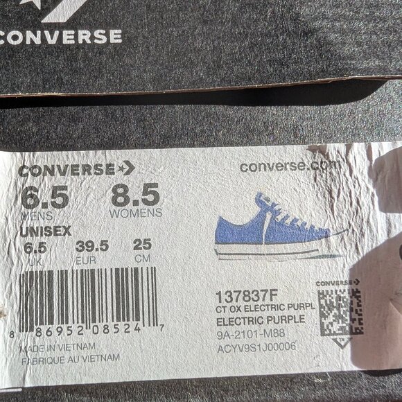 EUC Converse Chuck Taylor All Star Low Top Sneaker W 8.5 M 6.5 Electric Purple - Picture 14 of 14
